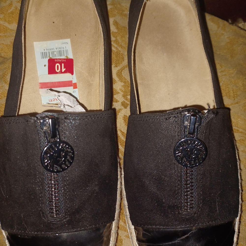 Anne Klein Black Slip-On Flats with Zipper Charm